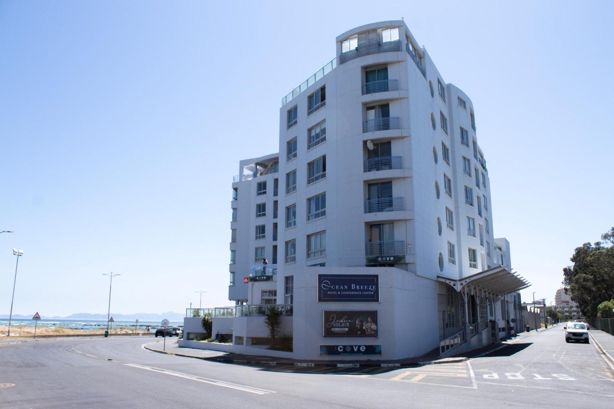 Ocean Breeze Hotel 3*