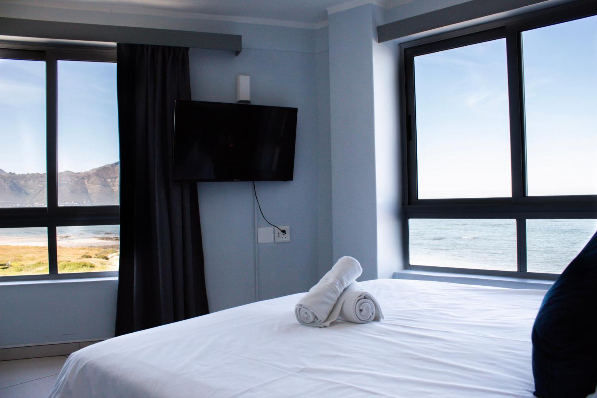 Ocean Breeze Hotel 3*